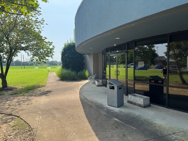 More Photos Of 1720 E Reelfoot Ave, Union City Office For Lease