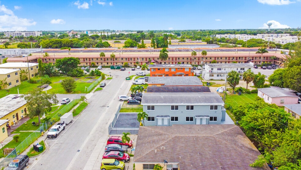 More Photos Of 1430 NW 2nd Ave, Florida City Apartments For Sale