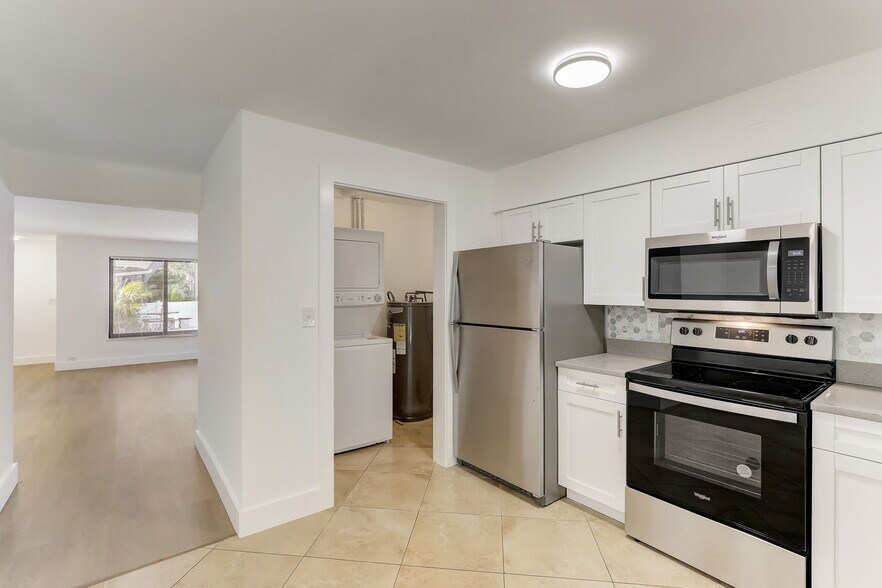 More Photos Of 2121 NE 51st Ct, Fort Lauderdale Apartments For Sale