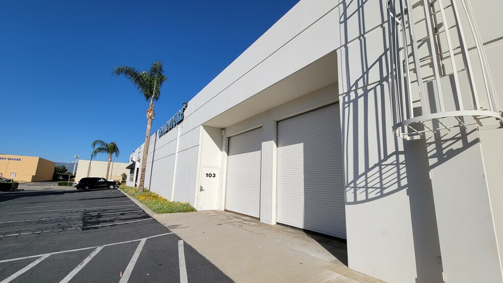 More Photos Of 281 DuPont St, Corona General Retail For Lease