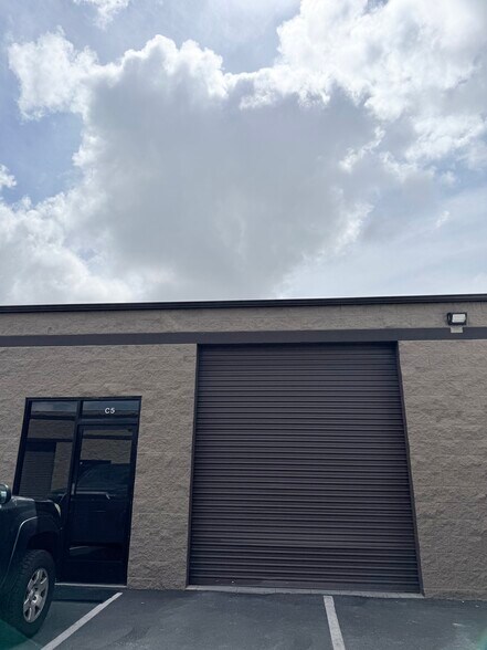 More Photos Of 2244 S Santa Fe Ave, Vista Manufacturing For Lease