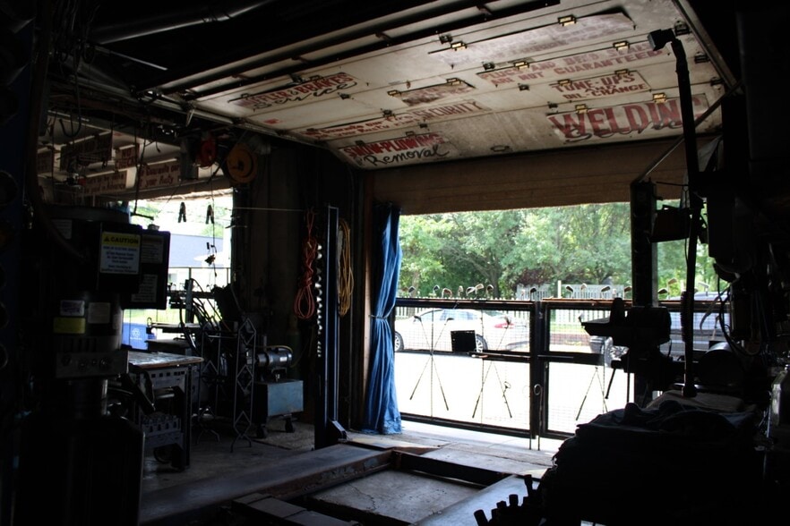 More Photos Of 1394 Joyce Ave, Columbus Flex For Sale