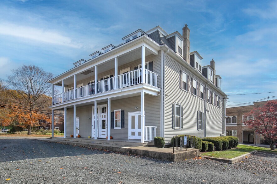 More Photos Of 210 Main St, Gladstone Apartments For Lease