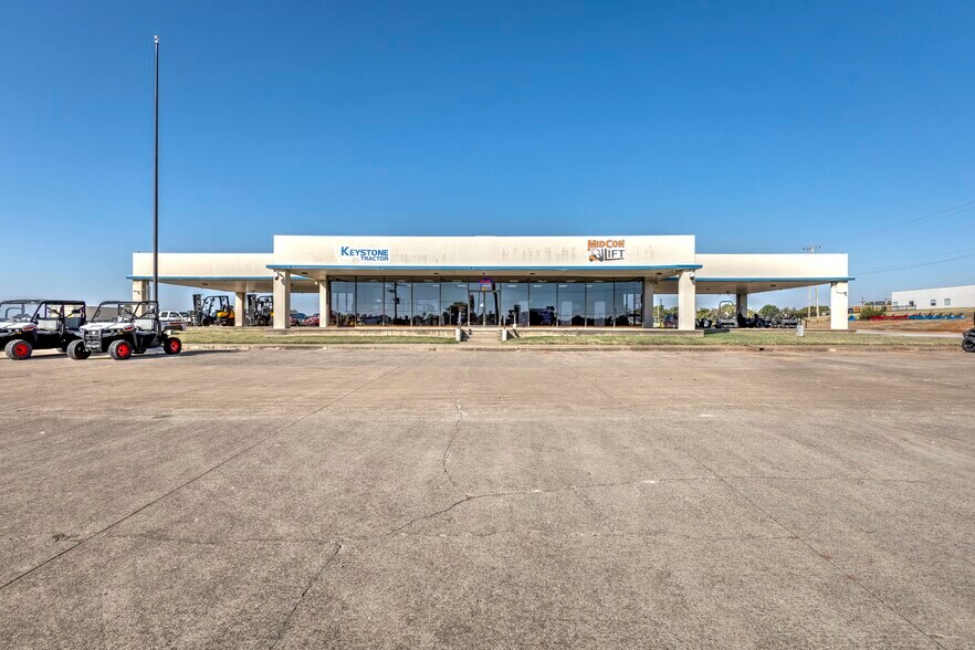 More Photos Of 1909 N Highway 81, Duncan Auto Dealership For Sale