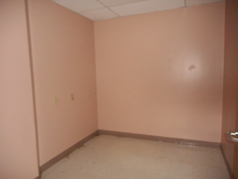 More Photos Of 864 Central Blvd, Brownsville Medical For Sale