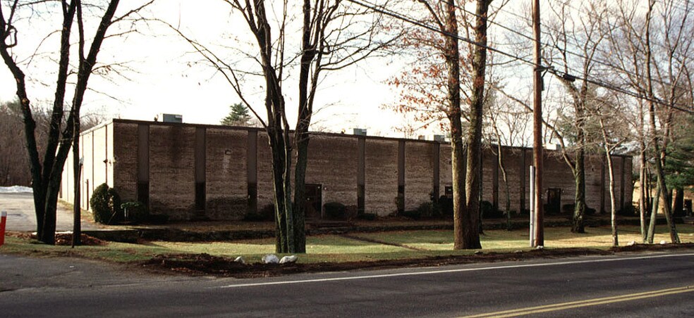 More Photos Of 108-114 South St, Hopkinton Research And Development For Lease