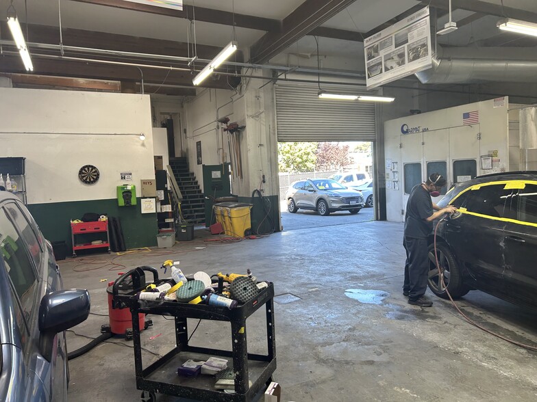 More Photos Of 50 Medway Rd, San Rafael Service For Sale