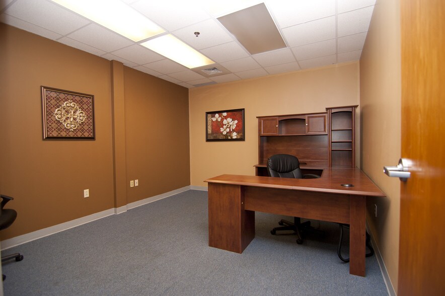 More Photos Of 95-101 Arco Dr, Saint Charles Warehouse For Sale