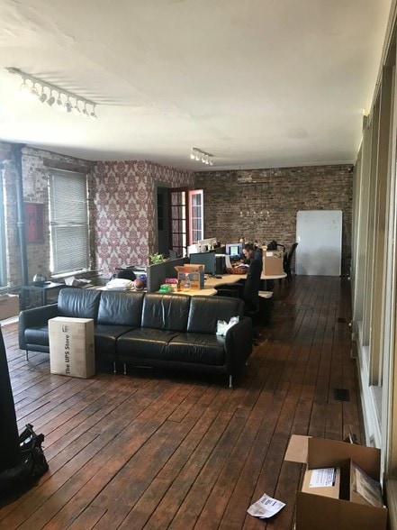 More Photos Of 2250 W Grand Ave, Chicago Storefront Retail Office For Lease
