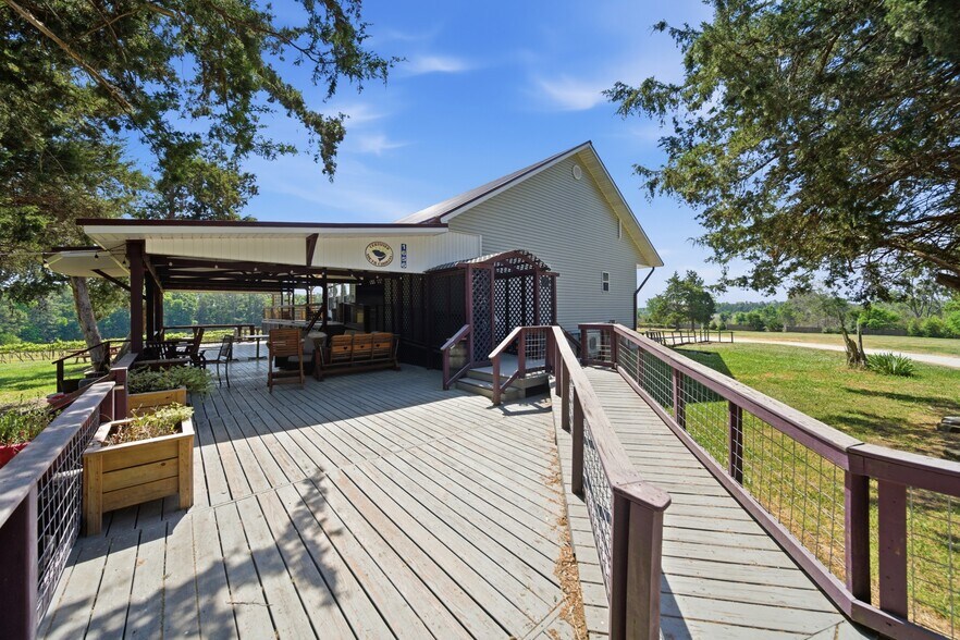 More Photos Of 1650 Dusty Rd, Newberry Winery Vineyard For Sale