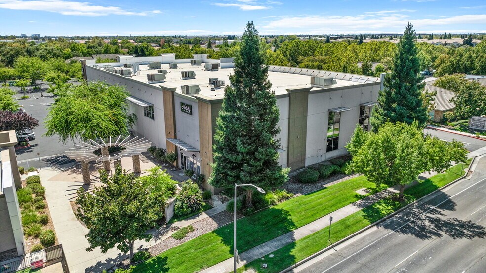 More Photos Of 1900 Del Paso Rd, Sacramento Health Club For Lease