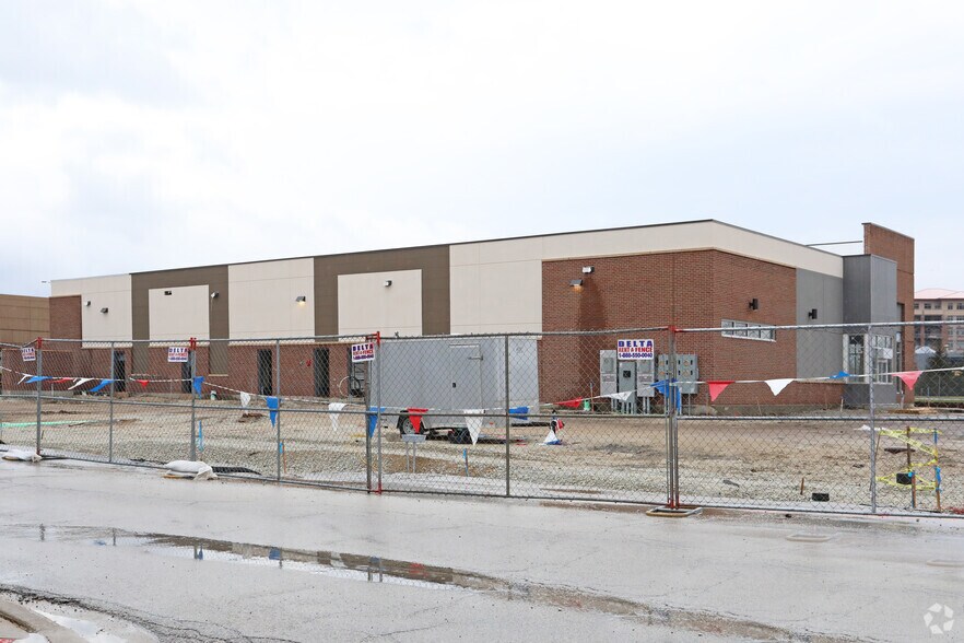 More Photos Of 751 N Milwaukee Ave, Wheeling Freestanding For Lease