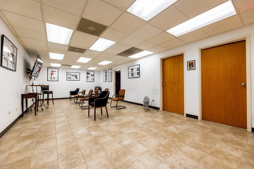 More Photos Of 17143 Westview Ave, Thornton Industrial For Sale