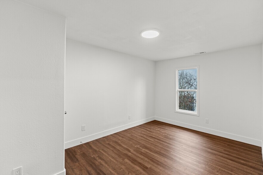 More Photos Of 940 York St, Vallejo Apartments For Sale