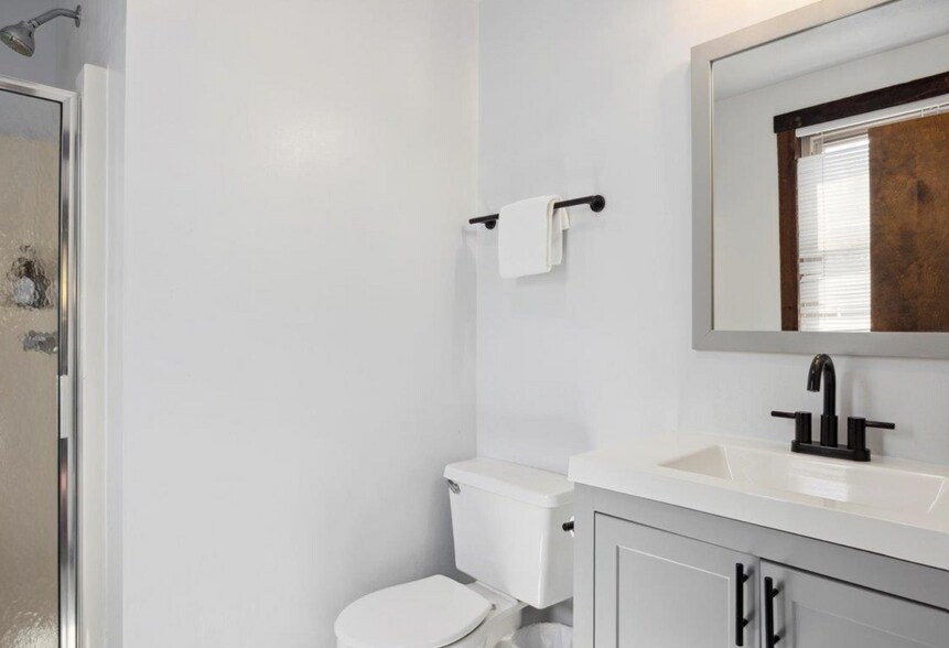 More Photos Of 454 William Ave, Davis Restaurant For Sale