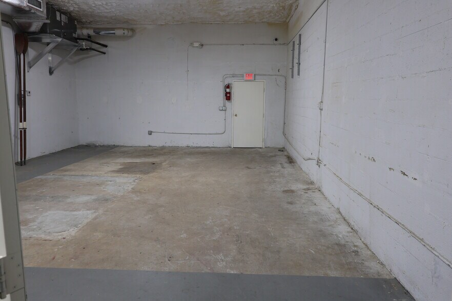 More Photos Of 1847 NW 21st St, Miami Warehouse For Lease