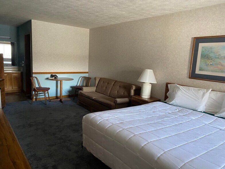 17089 Boot Jack Rd, Ridgway, PA 15853 Hotel For Sale