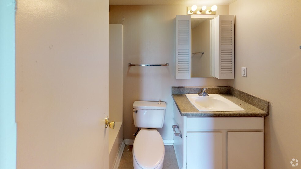 More Photos Of 1701 Skyline Dr, North Little Rock Multifamily For Sale