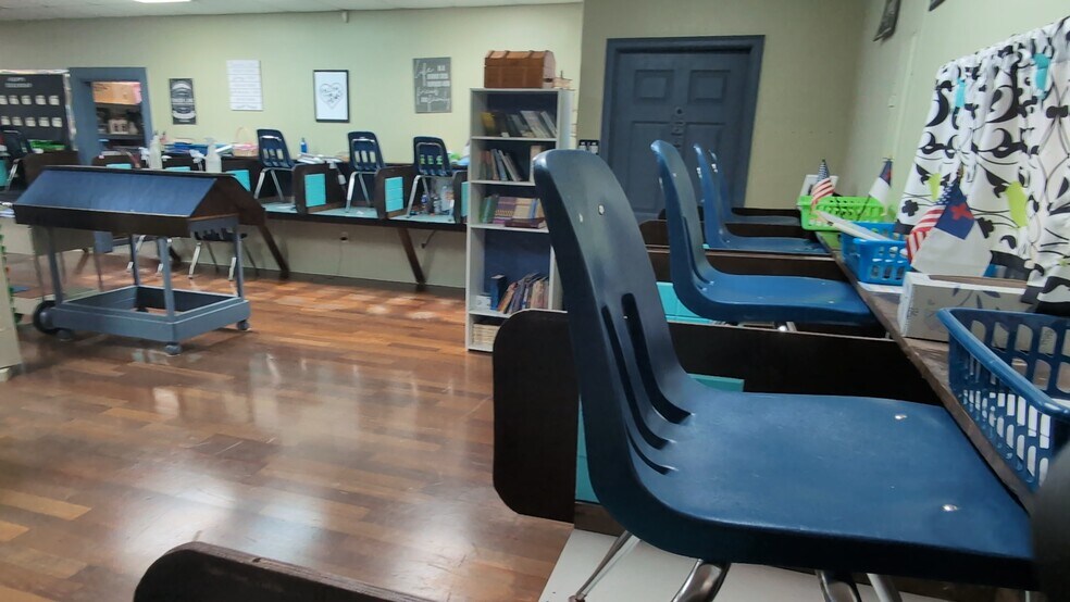 More Photos Of 25541 Sorrento Ave, Sorrento General Retail For Sale