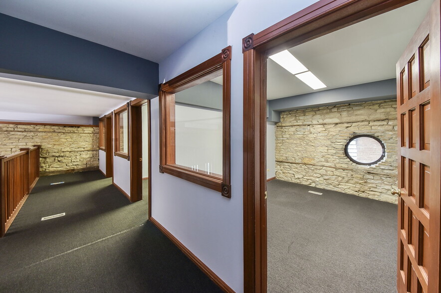 More Photos Of 30 S Shumway Ave, Batavia Office For Lease