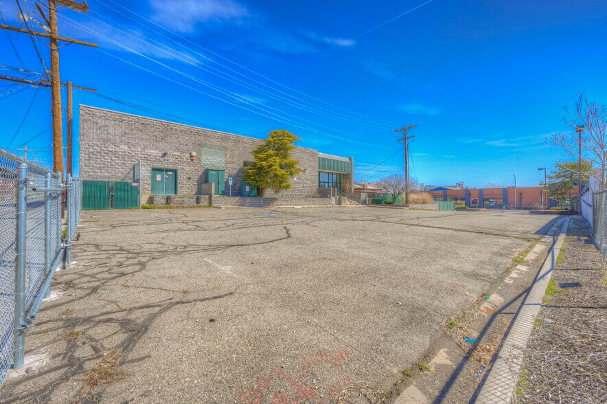 More Photos Of 634 Ryland St, Reno Office For Sale