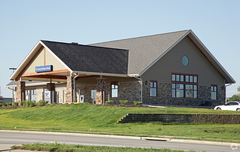 Primary Photo Of 8380 Old Cheney Rd, Lincoln Bank For Lease