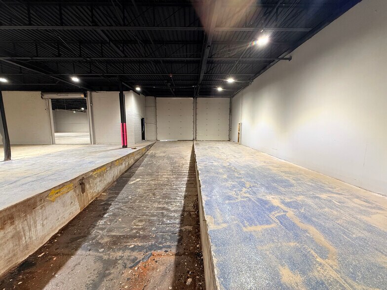 More Photos Of 19300-19400 Allen Rd, Melvindale Manufacturing For Lease