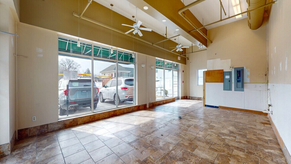 More Photos Of 70 Hebron Ave, Glastonbury Freestanding For Lease