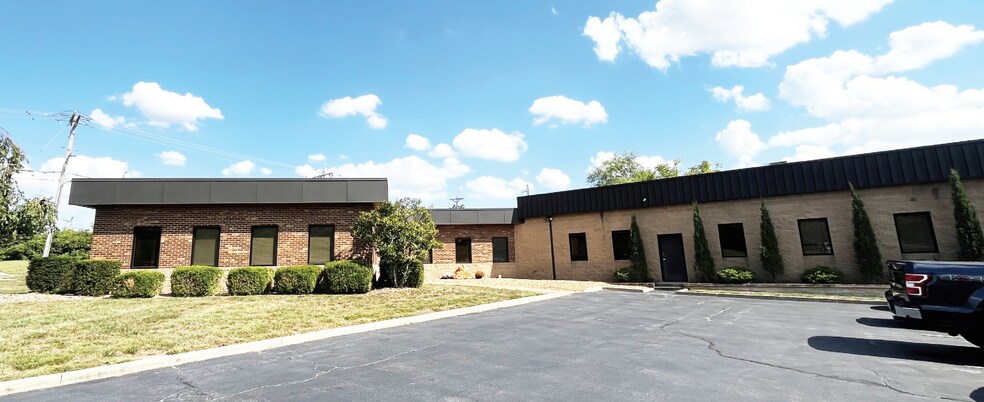 More Photos Of 406 E Wabash St, O'Fallon Industrial For Sale