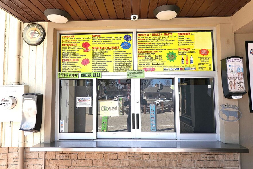 More Photos Of 1232 Park St, Stevens Point Restaurant For Sale