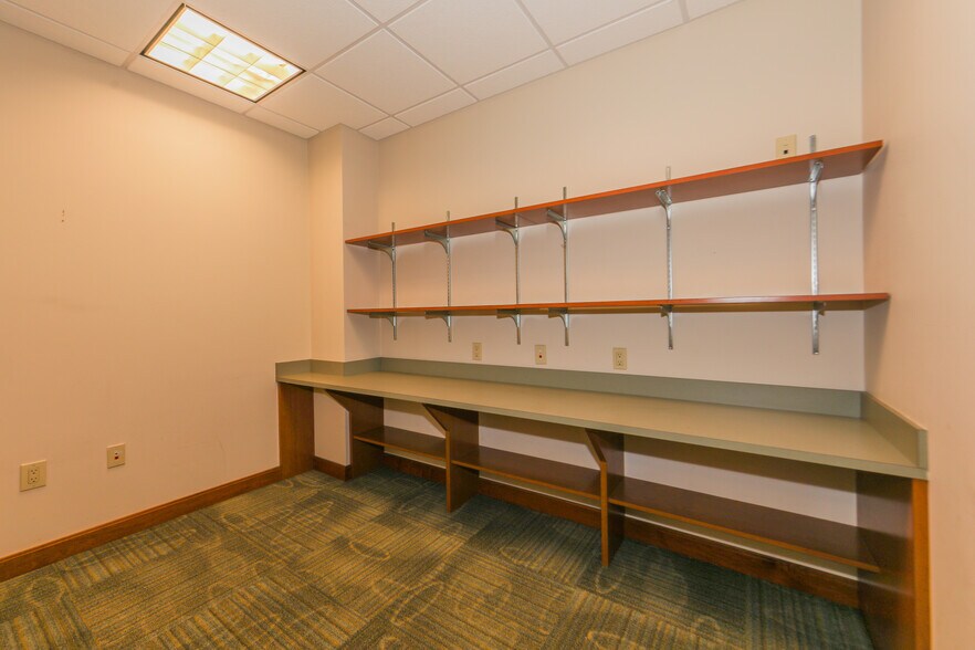 More Photos Of 1610 Main Ave, Clifton Bank For Sale