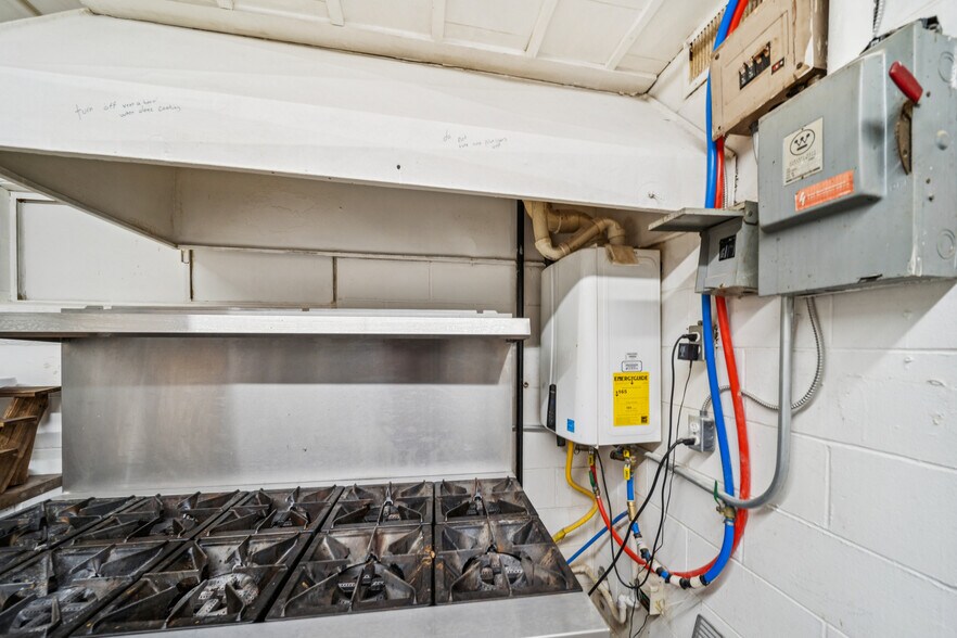 More Photos Of 29301 Hwy 82 Hwy, Park Hill Restaurant For Sale