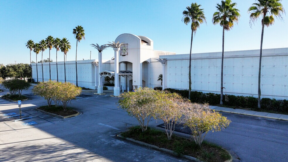 Primary Photo Of 3520 US Highway 98 N, Lakeland Department Store For Sale