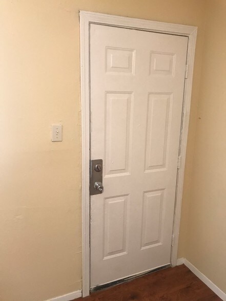 More Photos Of 596 S Danny Thomas Blvd, Memphis Apartments For Sale