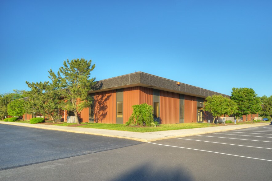 More Photos Of 300-360 Corporate Blvd, Robbinsville Office For Sale