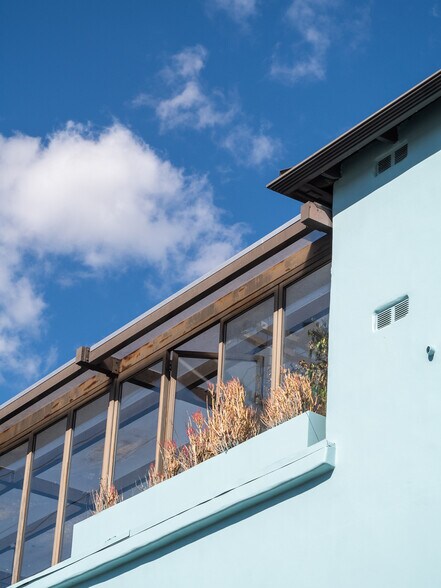 More Photos Of 1519 Wilshire Blvd, Santa Monica Restaurant For Sale