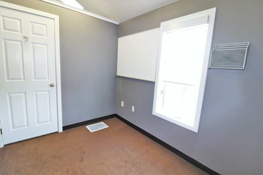 More Photos Of 538 Street Rd, Southampton Office For Lease