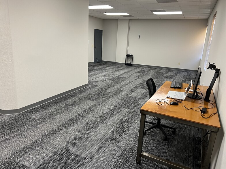 More Photos Of 1341 Distribution Way, Vista Distribution For Lease
