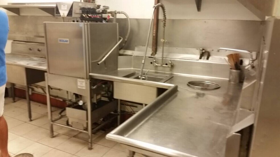 More Photos Of 1911 Kalakaua Ave, Honolulu Apartments For Lease