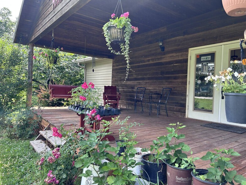 More Photos Of 3555 Summertown Hwy, Summertown General Retail For Sale