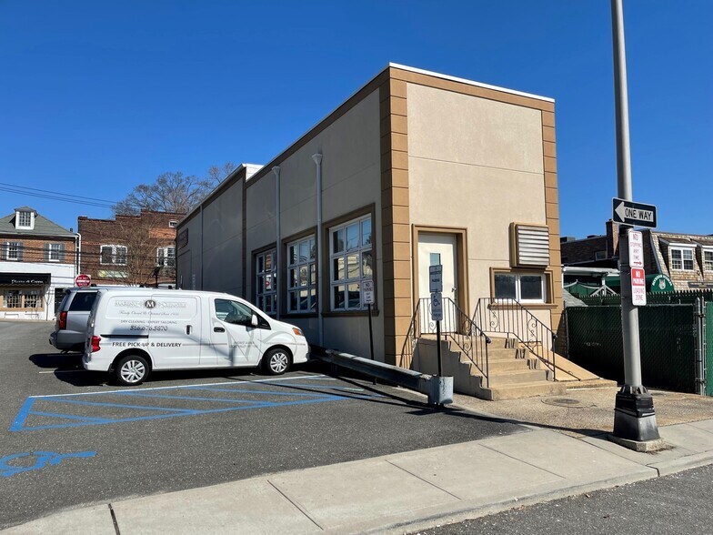 39 Forest Ave, Locust Valley, NY 11560 Storefront Retail Office For