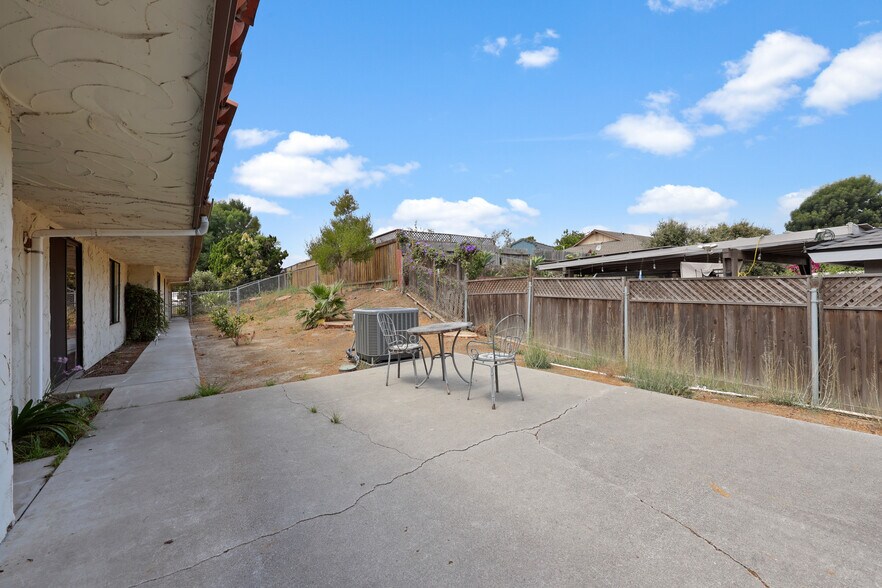 More Photos Of 970 Petit Ave, Ventura Medical For Sale