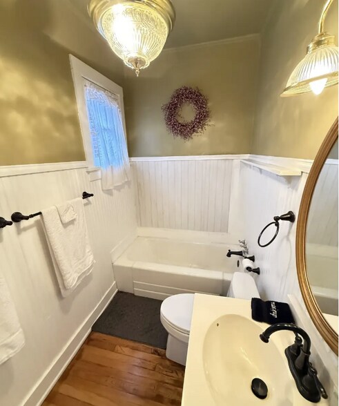 More Photos Of 1004 Park Ave, Galena Specialty For Sale