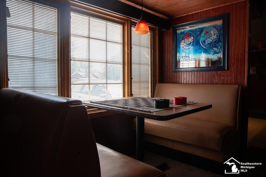 More Photos Of 10221 Telegraph Rd, Carleton Bar For Sale