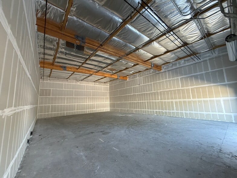 More Photos Of 11355 Folsom Blvd, Rancho Cordova Showroom For Sale