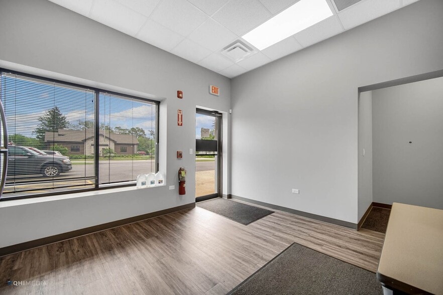 More Photos Of 1227 N Cedar Rd, New Lenox Office For Lease