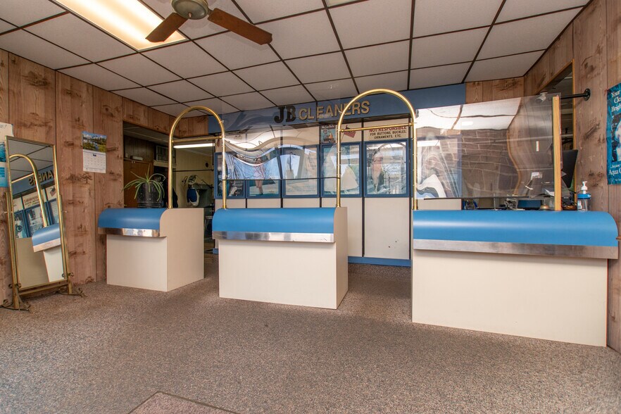 More Photos Of 25 W Park Ave, Sellersville Storefront Retail Office For Sale