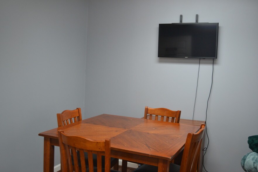 More Photos Of 361 Holcombe Rd, Bremen Warehouse For Lease