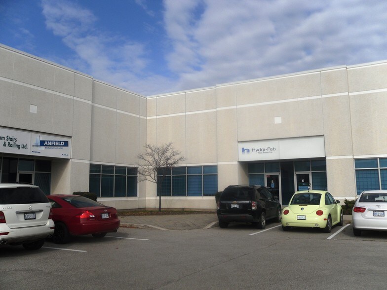 More Photos Of 3585 Laird Rd, Mississauga Warehouse For Lease