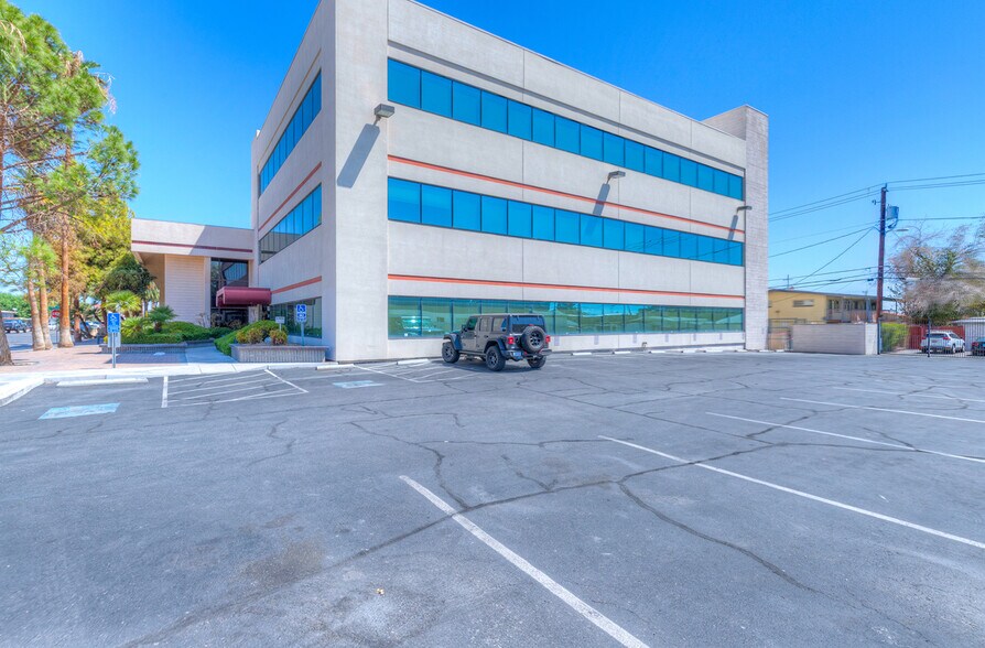 More Photos Of 1100 E Bridger Ave, Las Vegas Office For Lease